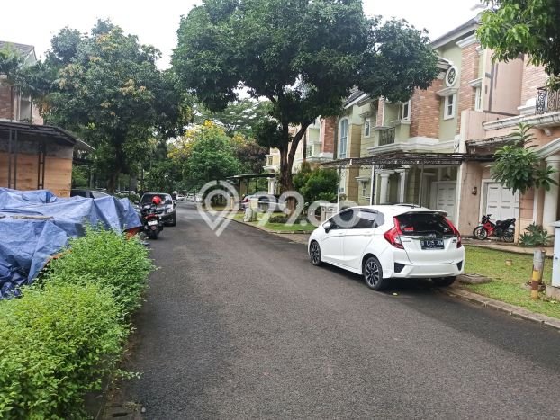 Jual Rumah Mewah Megah Dengan View Cantik di Gading Serpong, Tangerang Jual Rumah Mewah Megah Dengan View Cantik di Gading Serpong, Tangerang