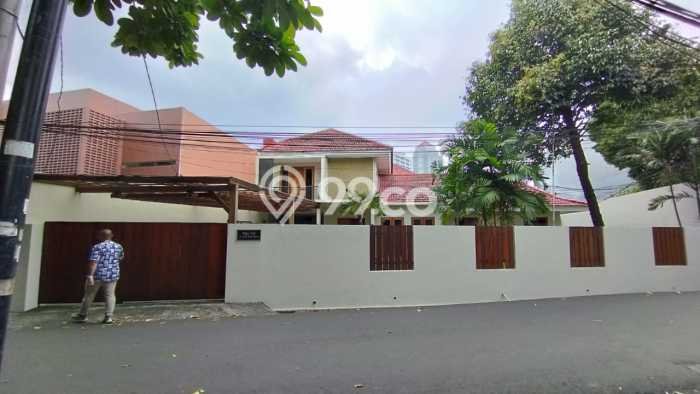 Rumah Luxury Modern Siap Huni di Menteng Dalam Jakarta Selatan Rumah Luxury Modern Siap Huni di Menteng Dalam Jakarta Selatan