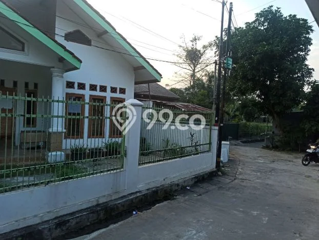 For Sale Rumah 3 Kamar Lokasi Strategis Nyaman dan Strategis di Ciledug For Sale Rumah 3 Kamar Lokasi Strategis Nyaman dan Strategis di Ciledug