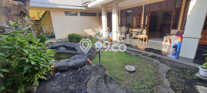 Dijual Rumah Mewah Megah Dengan View Eksklusif di Manyar, Surabaya Dijual Rumah Mewah Megah Dengan View Eksklusif di Manyar, Surabaya