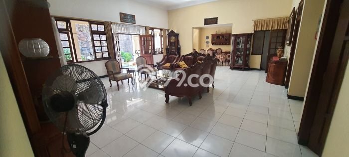Dijual Rumah Mewah Megah Dengan View Eksklusif di Manyar, Surabaya Dijual Rumah Mewah Megah Dengan View Eksklusif di Manyar, Surabaya
