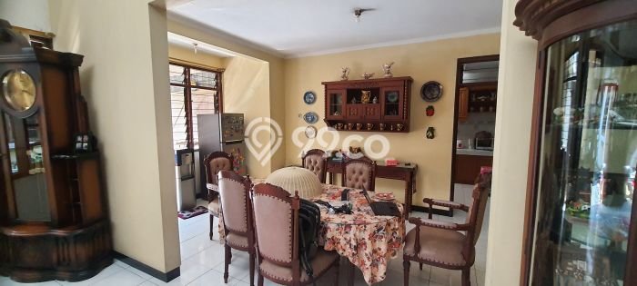 Dijual Rumah Mewah Megah Dengan View Eksklusif di Manyar, Surabaya Dijual Rumah Mewah Megah Dengan View Eksklusif di Manyar, Surabaya