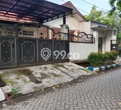 For Sale Hunian Rumah Terawat 3 Kamar di Kebonsari, Surabaya For Sale Hunian Rumah Terawat 3 Kamar di Kebonsari, Surabaya