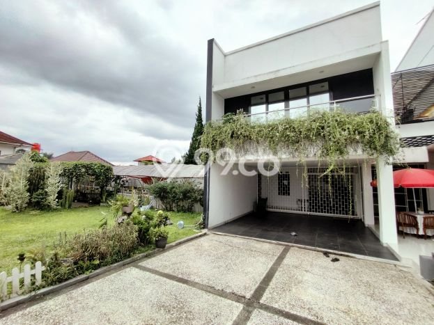 Dijual Rumah 4 KT di , Bandung - Luas Tanah 1000m2m² Dijual Rumah 4 KT di , Bandung - Luas Tanah 1000m2m²
