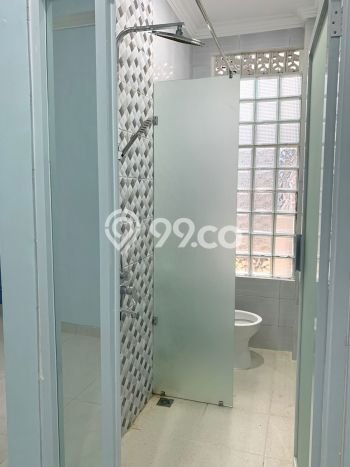 Kesempatan Memiliki Rumah 5 Kamar Tidur dan 4 Kamar Mandi di Lokasi Strategis Antapani, Bandung Kesempatan Memiliki Rumah 5 Kamar Tidur dan 4 Kamar Mandi di Lokasi Strategis Antapani, Bandung