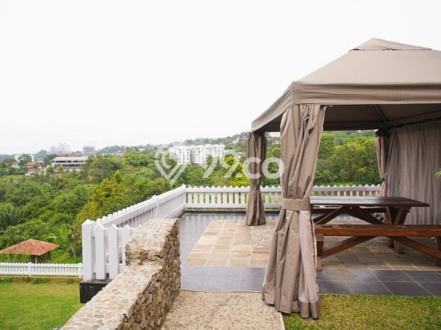For Sale! Premium House LT 549m2 Desain Elegan di Dago For Sale! Premium House LT 549m2 Desain Elegan di Dago