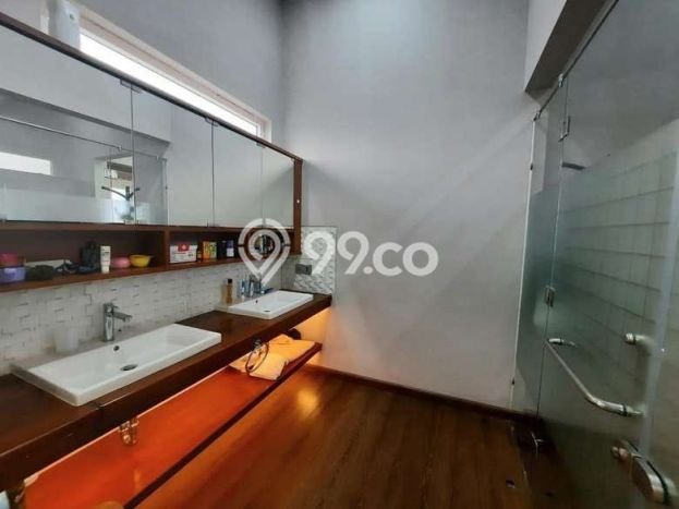 Rumah Eksklusif lokasi , Bandung, Luas 320m2m² Bangunan 580m2m² Rumah Eksklusif lokasi , Bandung, Luas 320m2m² Bangunan 580m2m²