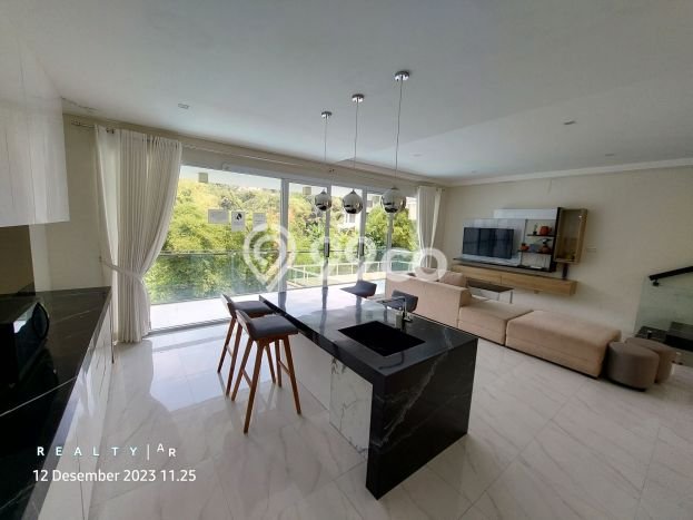 Ready to Use! Luxury House LT 198m2 Desain Elegan di Dago Ready to Use! Luxury House LT 198m2 Desain Elegan di Dago