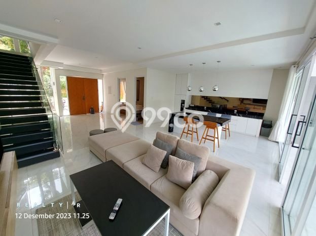 Ready to Use! Luxury House LT 198m2 Desain Elegan di Dago Ready to Use! Luxury House LT 198m2 Desain Elegan di Dago