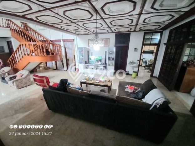 Rumah Elit Modern Tanpa Renovasi di Setiabudi Bandung Rumah Elit Modern Tanpa Renovasi di Setiabudi Bandung