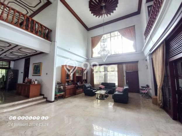 Rumah Elit Modern Tanpa Renovasi di Setiabudi Bandung Rumah Elit Modern Tanpa Renovasi di Setiabudi Bandung