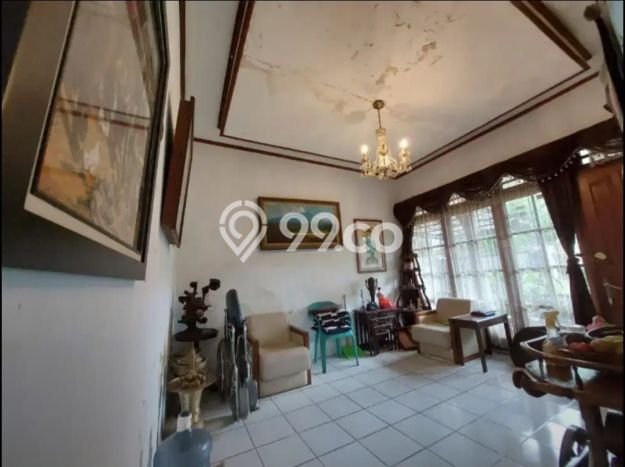 SPECIAL OFFER! Rumah Asri area , Luas 352m2m² Bangunan 285m2m² SPECIAL OFFER! Rumah Asri area , Luas 352m2m² Bangunan 285m2m²