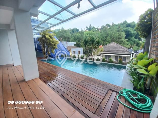 Hunian Eksklusif Siap Huni LT 220m2 di Coblong, Bandung Hunian Eksklusif Siap Huni LT 220m2 di Coblong, Bandung