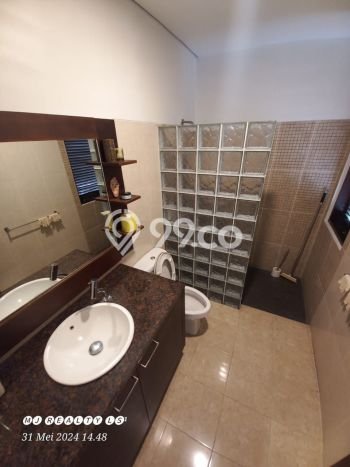 Rumah Elit LB 250m2 Siap Huni Desain Elegan di Cigadung, Bandung Rumah Elit LB 250m2 Siap Huni Desain Elegan di Cigadung, Bandung