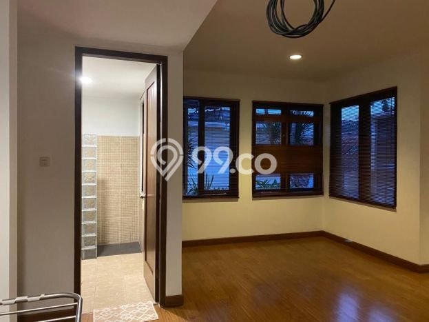 Rumah Elit LB 250m2 Siap Huni Desain Elegan di Cigadung, Bandung Rumah Elit LB 250m2 Siap Huni Desain Elegan di Cigadung, Bandung