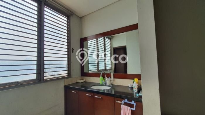 Unit Ruko Dijual di Bandung LT 300m2 & LB 486m2 Unit Ruko Dijual di Bandung LT 300m2 & LB 486m2