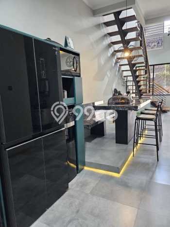 Dijual Rumah 4 Kamar Lokasi Strategis Nyaman dan Strategis di Arcamanik Dijual Rumah 4 Kamar Lokasi Strategis Nyaman dan Strategis di Arcamanik