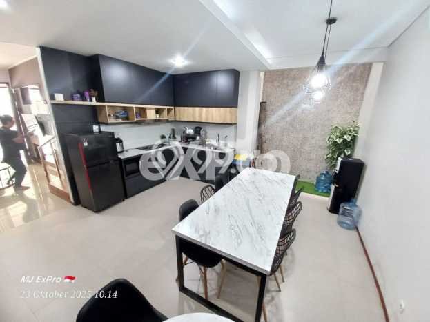 Dijual Hunian Rumah Terawat 4 Kamar di Dago, Bandung Dijual Hunian Rumah Terawat 4 Kamar di Dago, Bandung