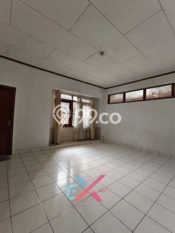 Rumah Elit Modern Tanpa Renovasi di Ciumbuleuit Bandung Rumah Elit Modern Tanpa Renovasi di Ciumbuleuit Bandung