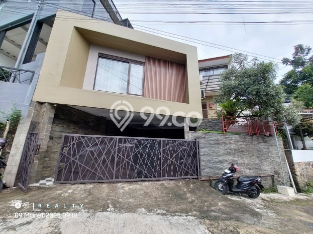 Rumah Modern 5 KT di Cikutra Bandung Semi Furnished Rumah Modern 5 KT di Cikutra Bandung Semi Furnished