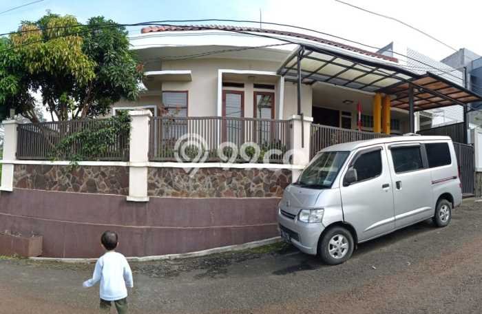 Rumah Mewah LB 300m2 Siap Huni Desain Elegan di Dago, Bandung Rumah Mewah LB 300m2 Siap Huni Desain Elegan di Dago, Bandung