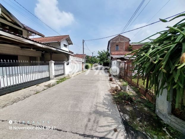 Dijual Cepat Rumah Bagus Siap Huni LB 150m2 di Arcamanik, Bandung Dijual Cepat Rumah Bagus Siap Huni LB 150m2 di Arcamanik, Bandung