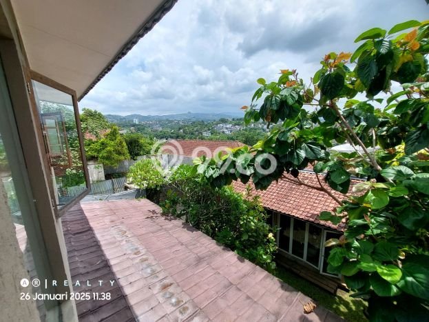Jual Rumah Luas Megah Dengan View Cantik di Dago, Bandung Jual Rumah Luas Megah Dengan View Cantik di Dago, Bandung