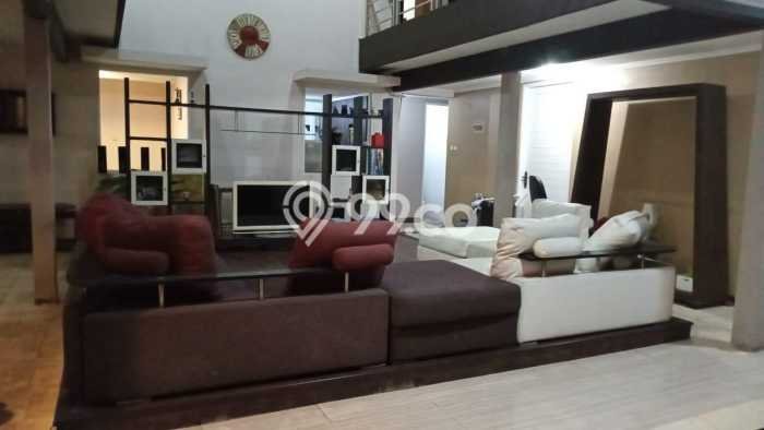 For Sale! Luxury House LT 425m2 Desain Elegan di Sariwangi For Sale! Luxury House LT 425m2 Desain Elegan di Sariwangi