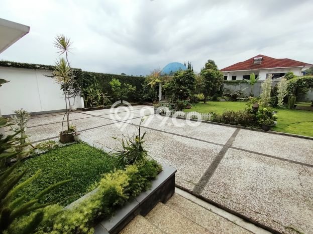 Dijual Rumah 4 KT di , Bandung - Luas Tanah 1000m2m² Dijual Rumah 4 KT di , Bandung - Luas Tanah 1000m2m²