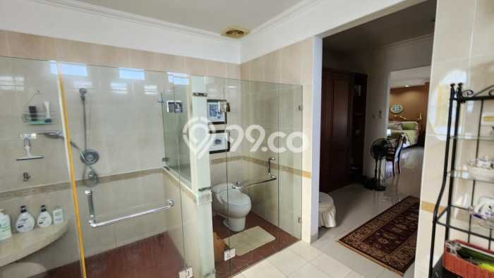 For Sale! Luxury House LT 1275m2 Desain Elegan di Sentul City For Sale! Luxury House LT 1275m2 Desain Elegan di Sentul City
