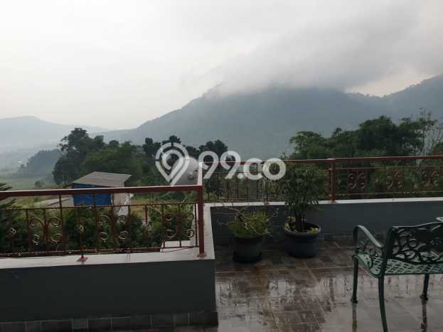 For Sale! Premium House LT 2000m2 Desain Elegan di Sentul City For Sale! Premium House LT 2000m2 Desain Elegan di Sentul City