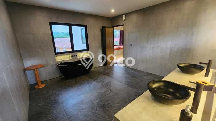 Dijual Rumah Mewah Elegan Dengan View Eksklusif di Sentul City, Bogor Dijual Rumah Mewah Elegan Dengan View Eksklusif di Sentul City, Bogor