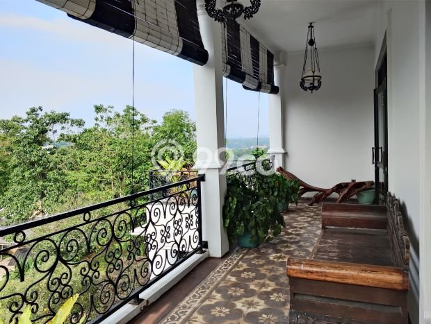 Ready to Use! Luxury House LT 1061m2 Desain Elegan di Sentul City Ready to Use! Luxury House LT 1061m2 Desain Elegan di Sentul City