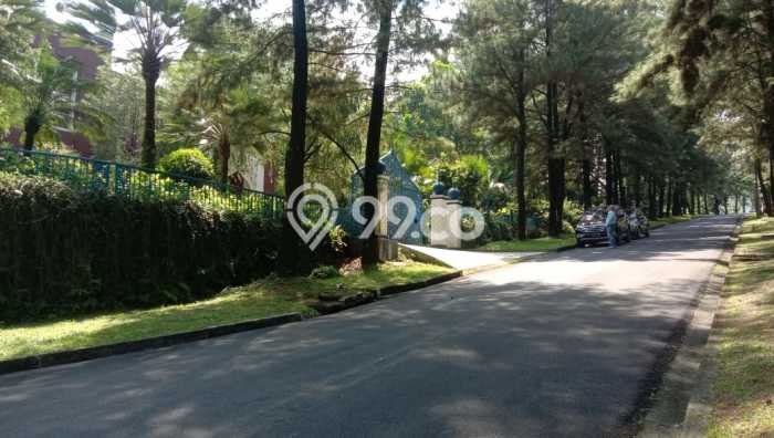 Rumah Elit Modern Tanpa Renovasi di Sentul City Bogor Rumah Elit Modern Tanpa Renovasi di Sentul City Bogor