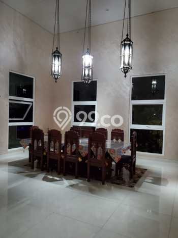 Rumah Elit Modern Tanpa Renovasi di Sentul City Bogor Rumah Elit Modern Tanpa Renovasi di Sentul City Bogor