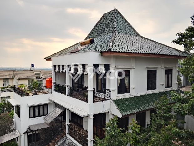 Ready to Use! Luxury House LT 1061m2 Desain Elegan di Sentul City Ready to Use! Luxury House LT 1061m2 Desain Elegan di Sentul City