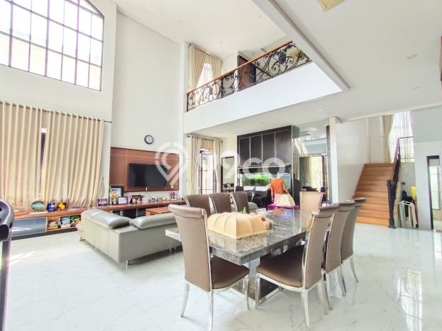 Rumah Elit LB 500m2 Siap Pakai Desain Elegan di Sentul City, Bogor Rumah Elit LB 500m2 Siap Pakai Desain Elegan di Sentul City, Bogor