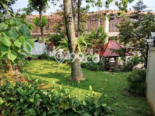 Ready to Use! Luxury House LT 1061m2 Desain Elegan di Sentul City Ready to Use! Luxury House LT 1061m2 Desain Elegan di Sentul City