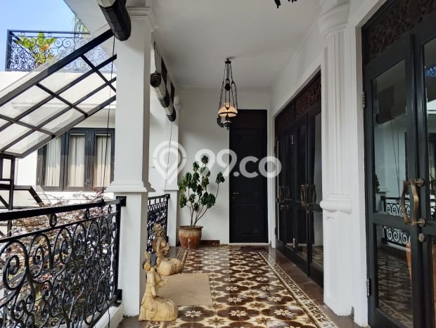 Ready to Use! Luxury House LT 1061m2 Desain Elegan di Sentul City Ready to Use! Luxury House LT 1061m2 Desain Elegan di Sentul City