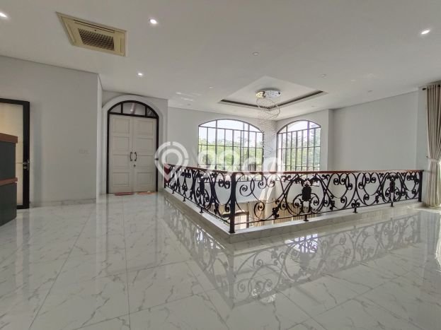 Rumah Elit LB 500m2 Siap Pakai Desain Elegan di Sentul City, Bogor Rumah Elit LB 500m2 Siap Pakai Desain Elegan di Sentul City, Bogor