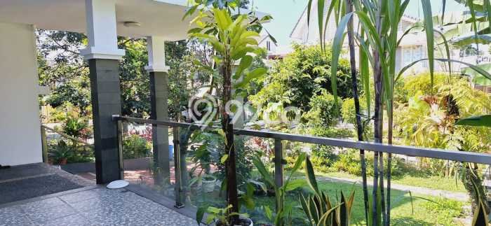 Hunian Elit LB 180m2 Siap Pakai Desain Elegan di Sentul City, Bogor Hunian Elit LB 180m2 Siap Pakai Desain Elegan di Sentul City, Bogor