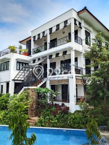 Ready to Use! Luxury House LT 1061m2 Desain Elegan di Sentul City Ready to Use! Luxury House LT 1061m2 Desain Elegan di Sentul City