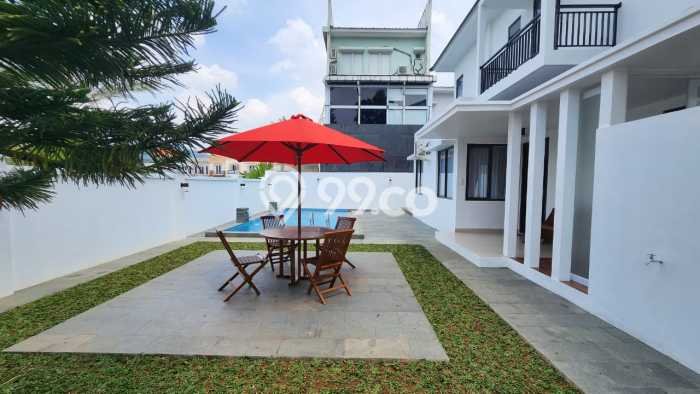 Rumah Mewah LB 200m2 Siap Pakai Desain Elegan di Sentul City, Bogor Rumah Mewah LB 200m2 Siap Pakai Desain Elegan di Sentul City, Bogor
