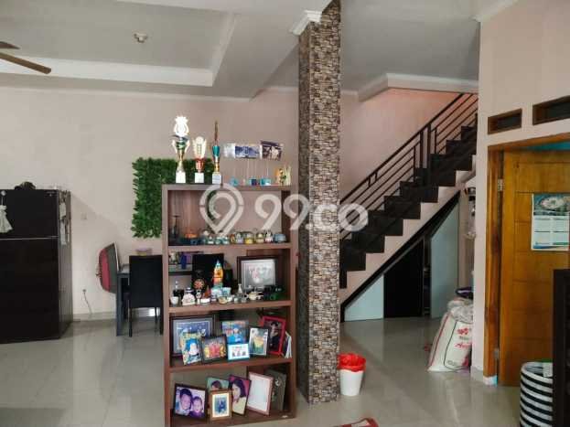 For Sale Rumah 5 Kamar Lokasi Strategis Nyaman dan Strategis di Pamulang For Sale Rumah 5 Kamar Lokasi Strategis Nyaman dan Strategis di Pamulang