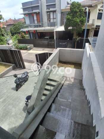 Dijual Rumah Luas Elegan Dengan View Eksklusif di Setra Duta, Bandung Dijual Rumah Luas Elegan Dengan View Eksklusif di Setra Duta, Bandung