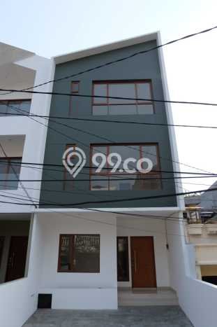 Jual Segera Rumah 4 KT 3 KM di Jantung Kota Kelapa Gading, Jakarta Utara Jual Segera Rumah 4 KT 3 KM di Jantung Kota Kelapa Gading, Jakarta Utara