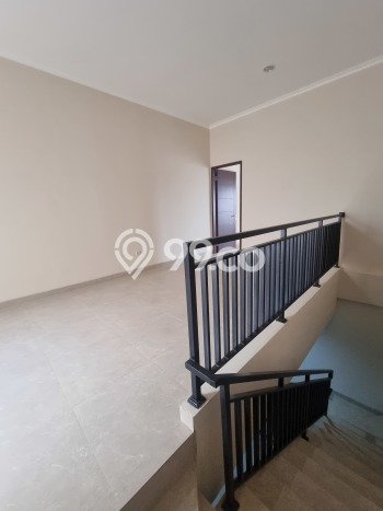 Hunian Mewah LB 180m2 Siap Pakai Desain Elegan di Duri Kepa, Jakarta Barat Hunian Mewah LB 180m2 Siap Pakai Desain Elegan di Duri Kepa, Jakarta Barat
