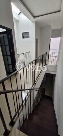 Dijual Hunian Rumah Terawat 3 KT di Taman Ratu, Jakarta Barat Dijual Hunian Rumah Terawat 3 KT di Taman Ratu, Jakarta Barat