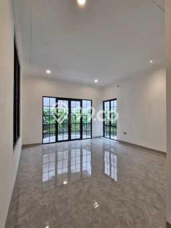 Jual Rumah Mewah Elegan Dengan View Cantik di Tomang, Jakarta Barat Jual Rumah Mewah Elegan Dengan View Cantik di Tomang, Jakarta Barat
