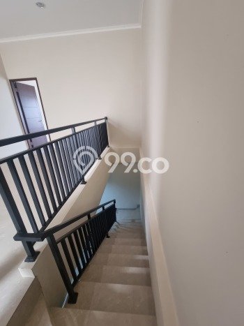 Hunian Mewah LB 180m2 Siap Pakai Desain Elegan di Duri Kepa, Jakarta Barat Hunian Mewah LB 180m2 Siap Pakai Desain Elegan di Duri Kepa, Jakarta Barat